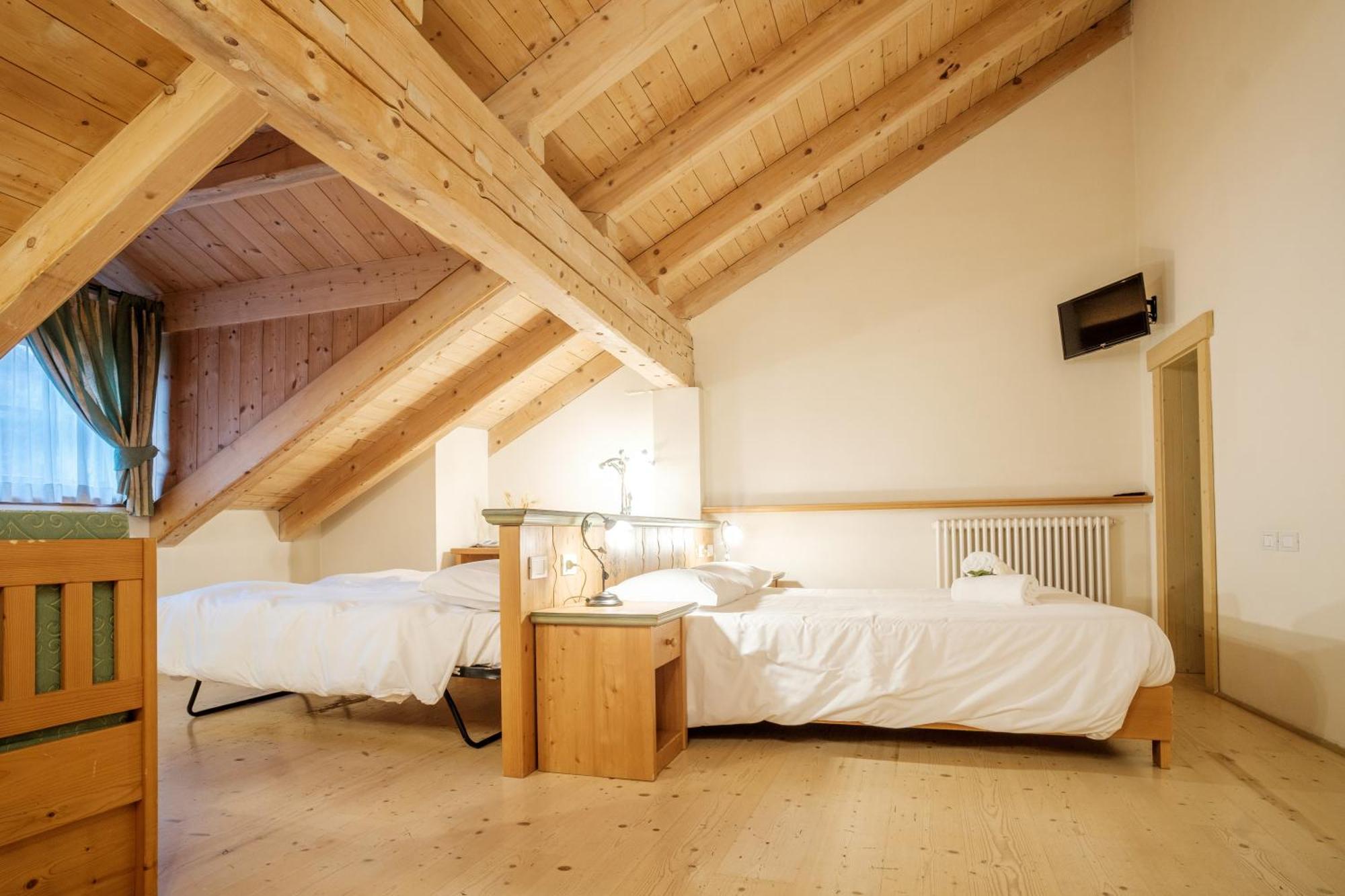 Casa Moresc Spiazzo  Phòng bức ảnh