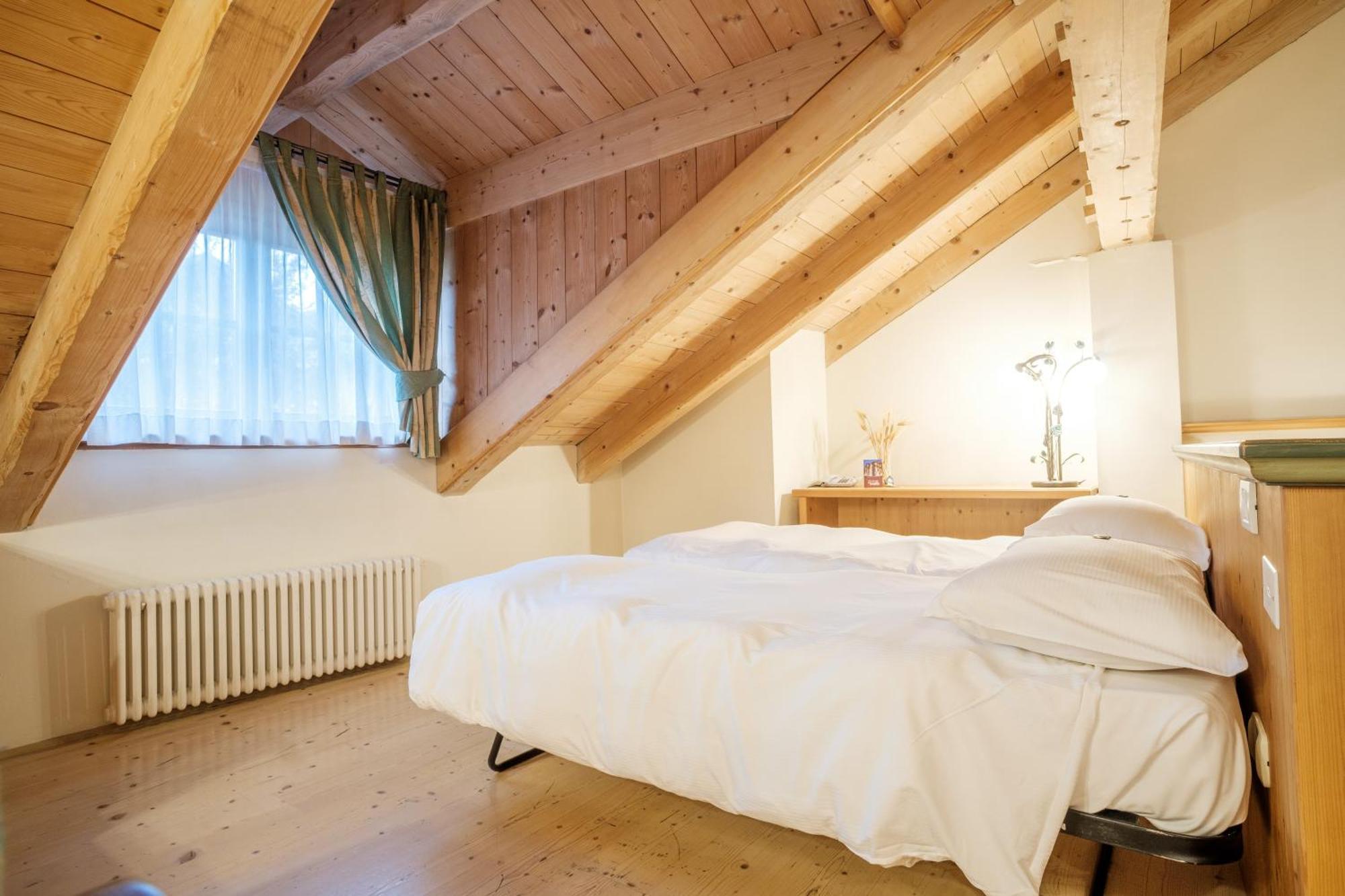 Casa Moresc Spiazzo  Phòng bức ảnh
