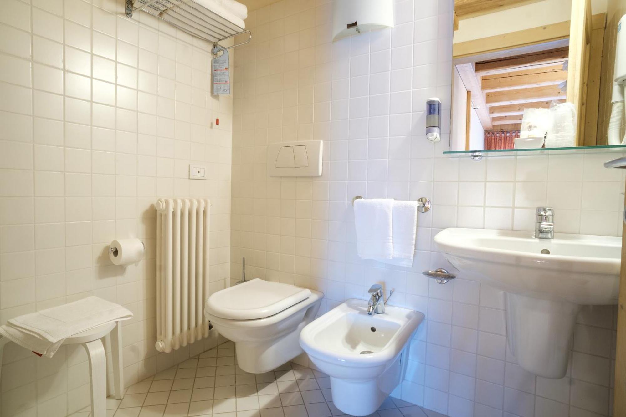 Casa Moresc Spiazzo  Phòng bức ảnh