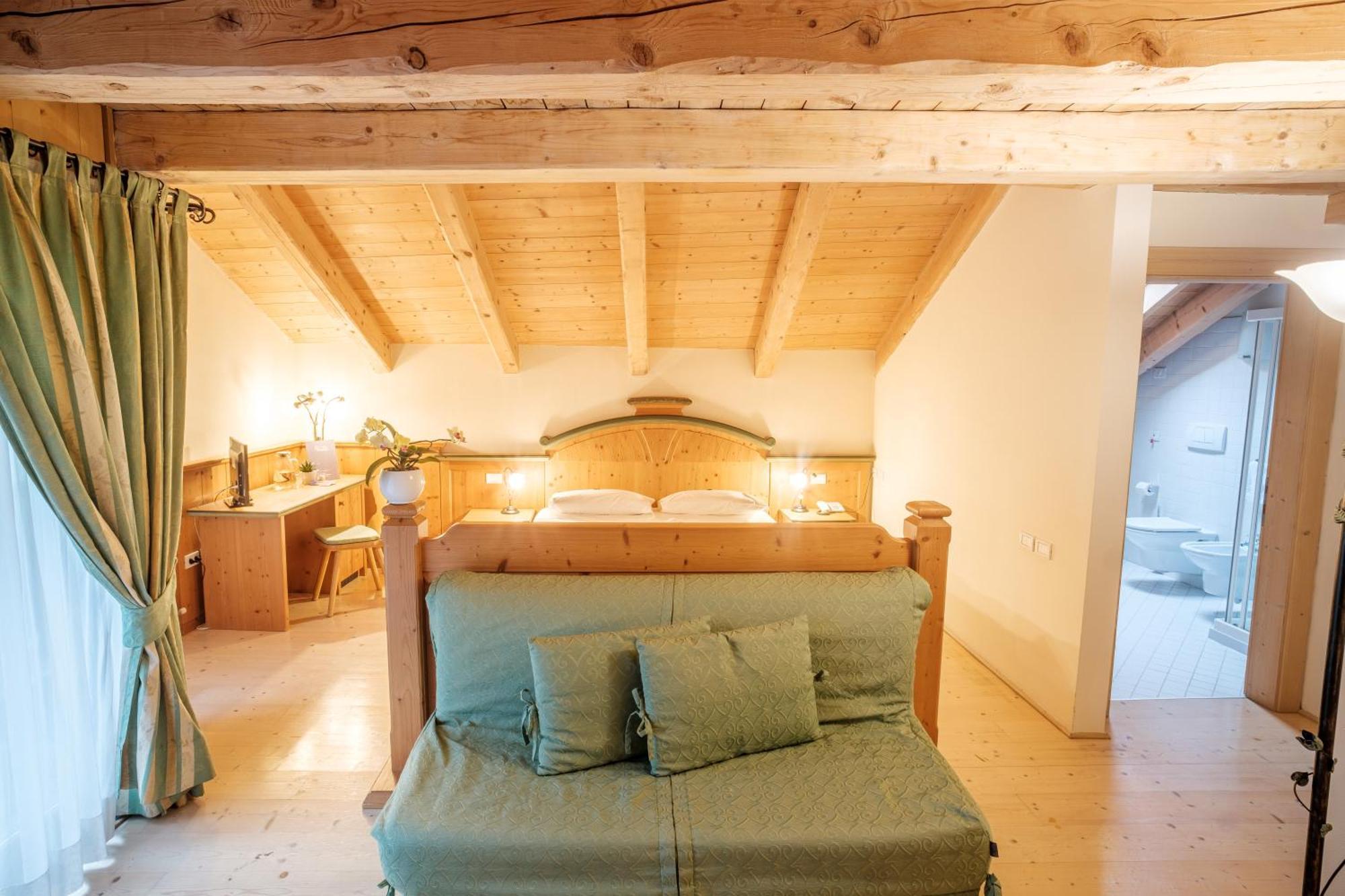 Casa Moresc Spiazzo  Phòng bức ảnh