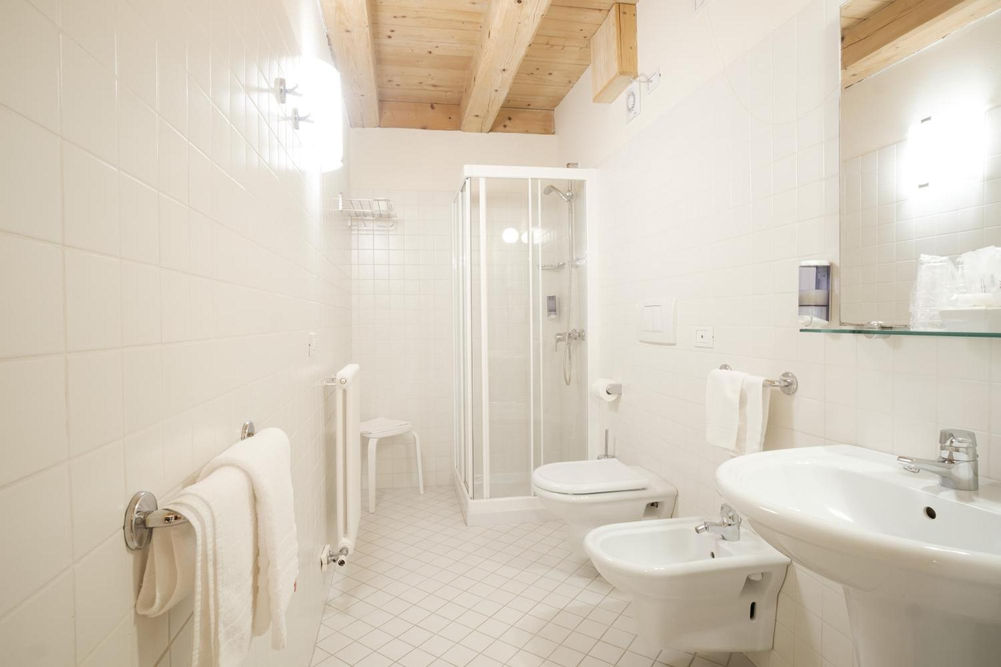 Casa Moresc Spiazzo  Phòng bức ảnh