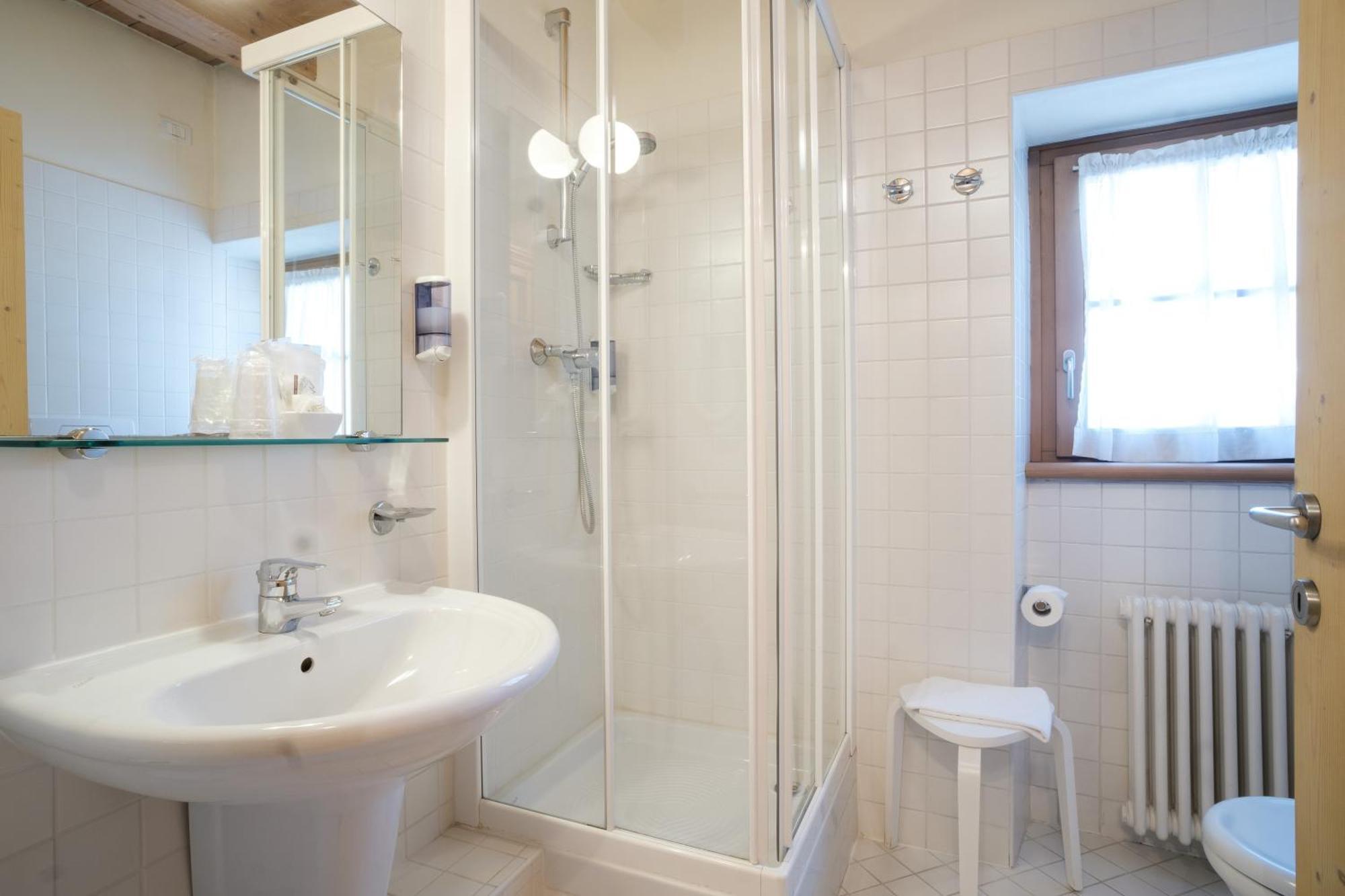 Casa Moresc Spiazzo  Phòng bức ảnh